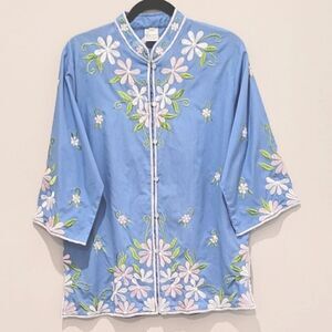Caro of Honolulu 🌈embroidered top Size 12